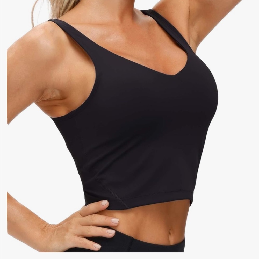 The gym people M crop top black sports bra removeable pads